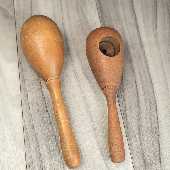 Vintage Darning Wooden Eggs - Set of Two (one with flat side) - Picture 6 of 6